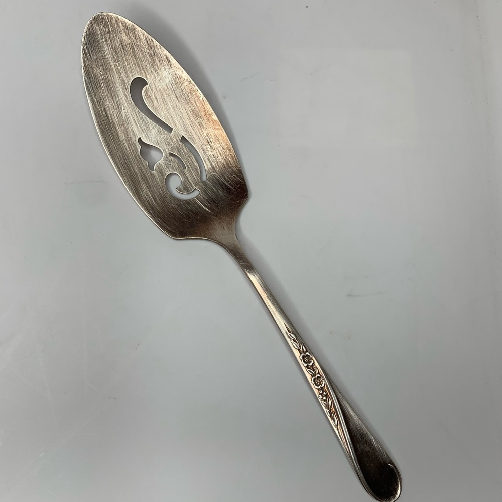 Wm Rogers & Son Spring Flower cake/pie server